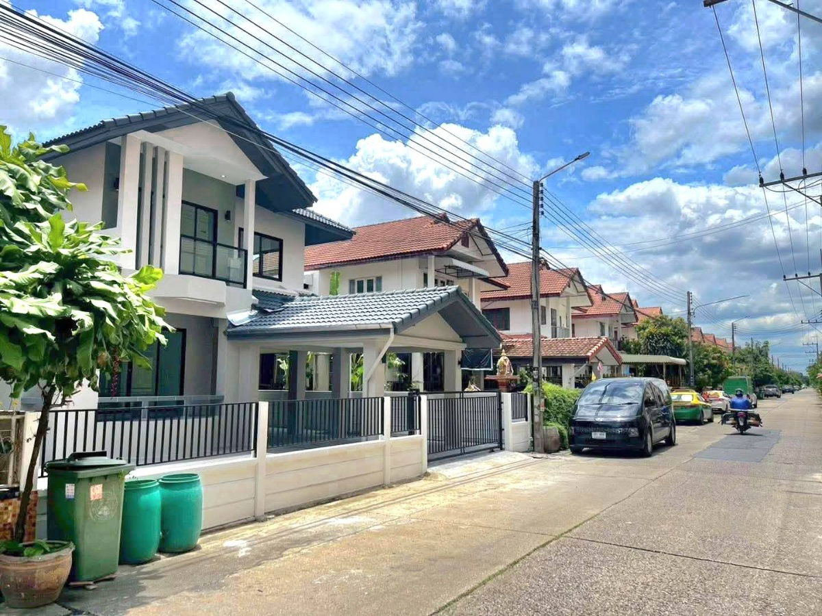 รูป บ้านเดี่ยวหลังใหญ่ สวยมาก หมู่บ้านพานทอง รังสิต คลองห้า ถนน รังสิต-นครนายก ต.รังสิต อ.ธัญบุรี จ.ปทุมธานี กว้างขวาง - รูปที่ 3/47