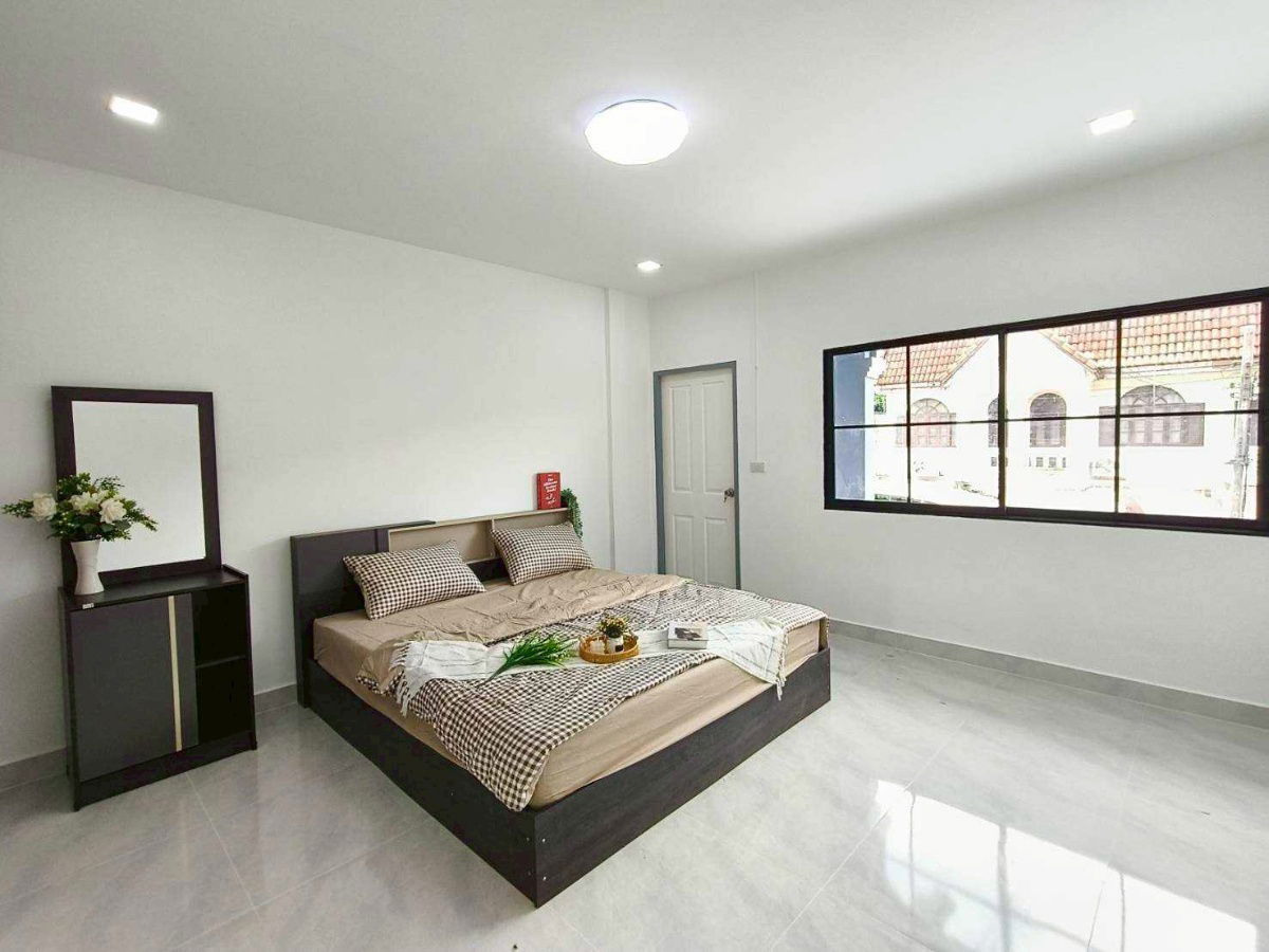 รูป มู่บ้านเสนาวิลล่า3 (ซอย1) ถ.คู้บอน27 แขวงท่าแร้ง เขตบางเขน  ทาวน์เฮ้าส์ รีโนเวทใหม่ มีเฟอร์นิเจอร์ พร้อมอยู่ - รูปที่ 18/21