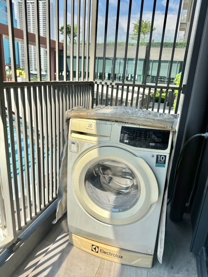 picture *** Condo for rent : C Ekkamai 2 Bedrooms 2 Bathrooms Fully furnished  Swimming pool view *** - 19/20