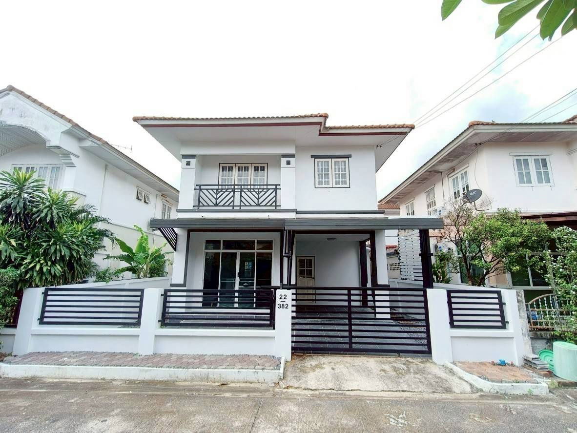 รูป บ้านแฝด รีโนเวทใหม่ มีเฟอร์นิเจอร์, แอร์ หมู่บ้านบุรีรมย์​ เลียบคลองสอง23 โซนชมนาด​ ซ.14 เขตคลองสามวา พร้อมอยู่ - รูปที่ 1/21