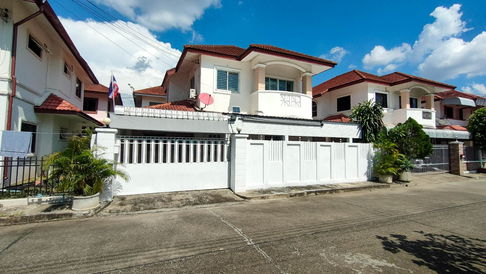 บ้าน 2 ชั้นให้เช่า ใกล้ 89 พลาซ่าและโรงเรียนวารี หนองหอย เชียงใหม่