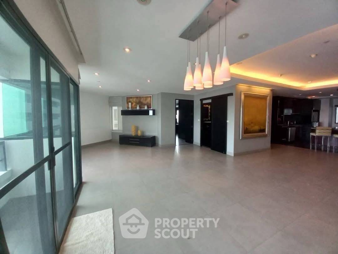 รูป คอนโด 3-ห้องนอน ที่ สาธร การ์เด้นส์ ใกล้ MRT สีลม (ID 2338169) - รูปที่ 14/24