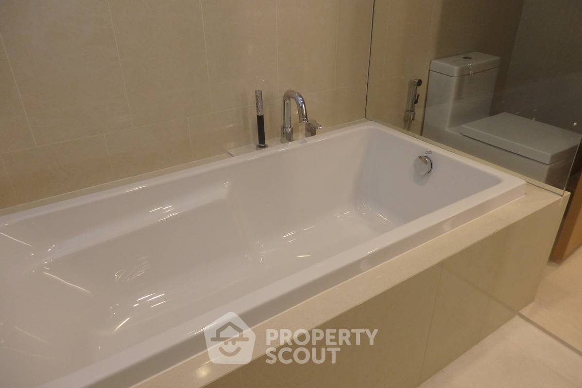 รูป คอนโด 2-ห้องนอน ที่ ไฮด์ สุขุมวิท 13 คอนโดมิเนี่ยม ใกล้ BTS นานา (ID 882603) - รูปที่ 4/9