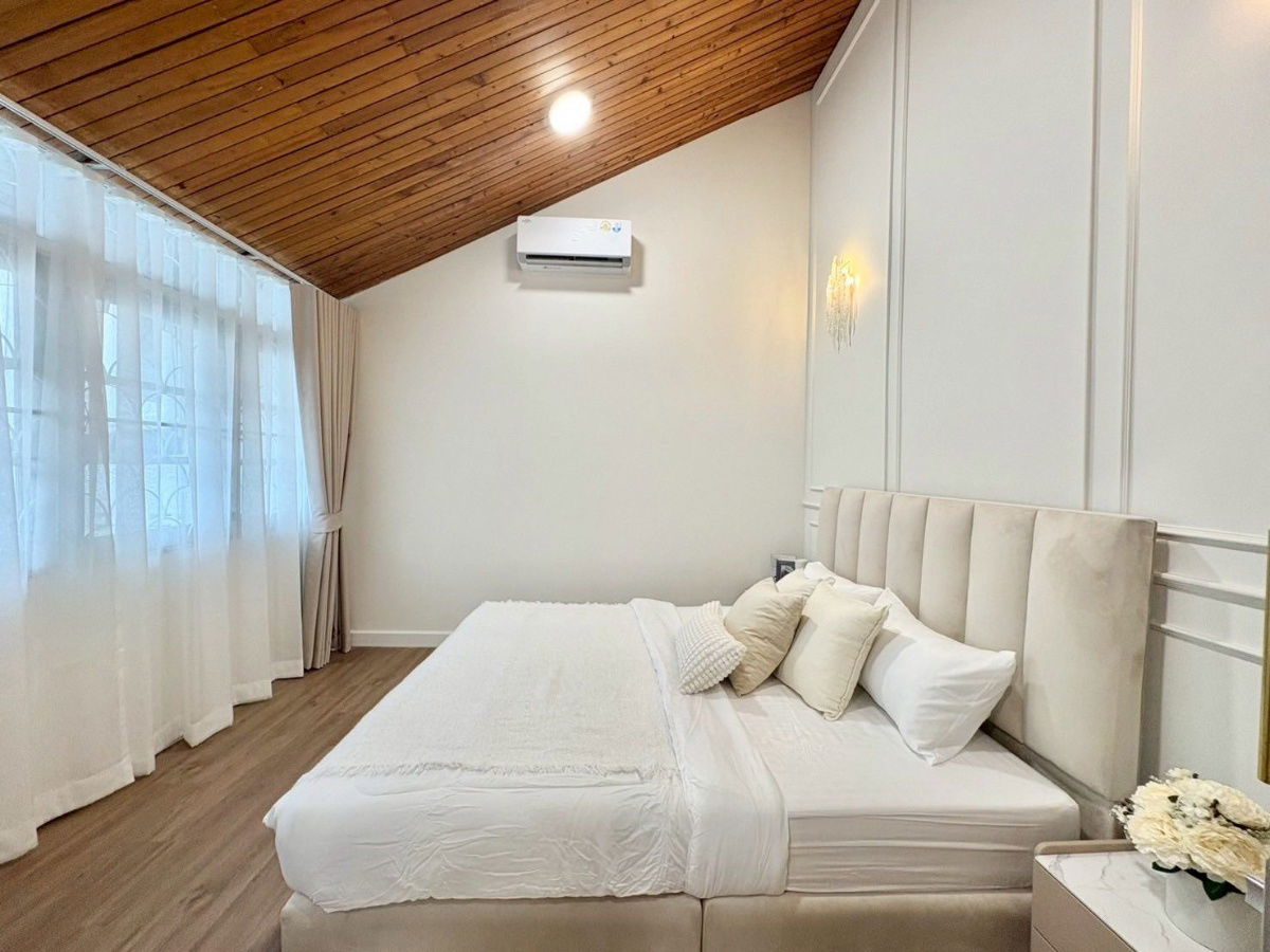 picture WS4724 [For rent] Luxury house in the heart of Ratchada - Ratchada Niwet 16 💰 Rent 180,000 baht/month 🚇 MRT Huai Khwang - 27/34