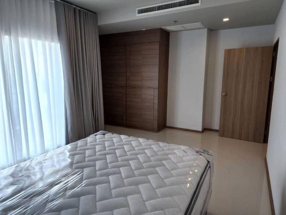 picture Noble Revent【𝐒𝐄𝐋𝐋】🔥Simple yet sophisticated, this open space exudes a Nordic flair.🔥  Contact Line ID: @hacondo - 4/8