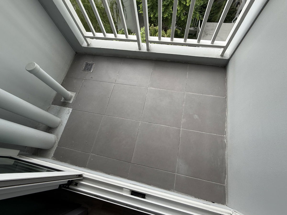 รูป เปิดจอง 9–15 ต.ค.นี้🎉Atmoz Serene Sriracha 🏙 แต่งครบพร้อมอยู่ เริ่ม 1.59 ล้าน* รับ iPhone 17 Pro Max ทุกยูนิต!📞065-5639565 - รูปที่ 7/12