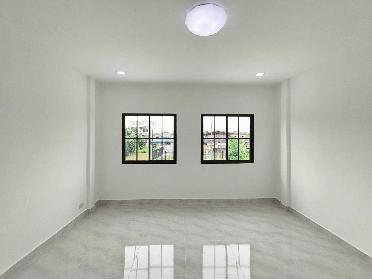 รูป มู่บ้านเสนาวิลล่า3 (ซอย1) ถ.คู้บอน27 แขวงท่าแร้ง เขตบางเขน  ทาวน์เฮ้าส์ รีโนเวทใหม่ มีเฟอร์นิเจอร์ พร้อมอยู่ - รูปที่ 16/21