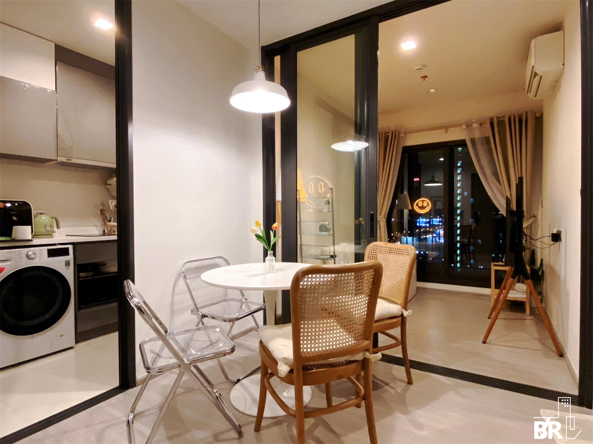 picture Ready-to-move-in, Prime Location Condo Life Asoke Hype - 2/10
