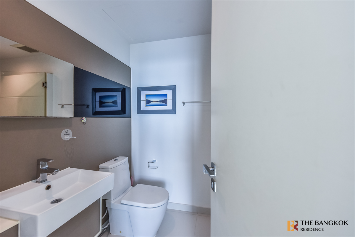 picture High-potential Location, Not as Expensive as You Think The Room Sathorn-Taksin near BTS Phonimit - 10/10