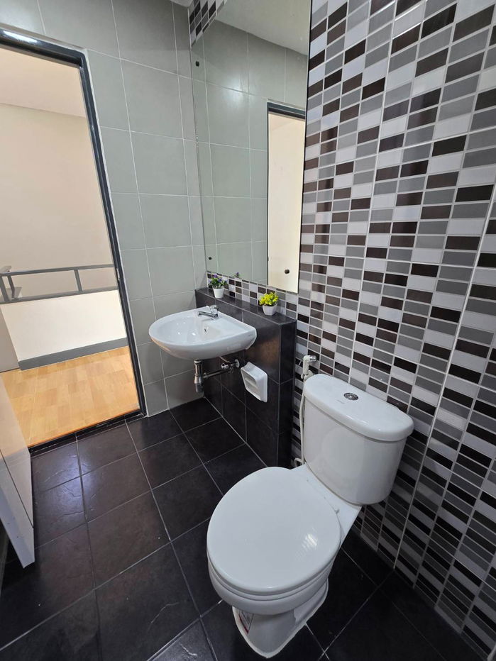 รูป ทาวน์เฮ้าส์ รีโนเวทใหม่ แถมเฟอร์นิเจอร์ หมู่บ้าน ไอดีไซน์ วงแหวน-รามอินทรา ซ.27 ถ.เลียบคลองสอง บางชัน คลองสามวา พร้อมอยู่ - รูปที่ 27/28