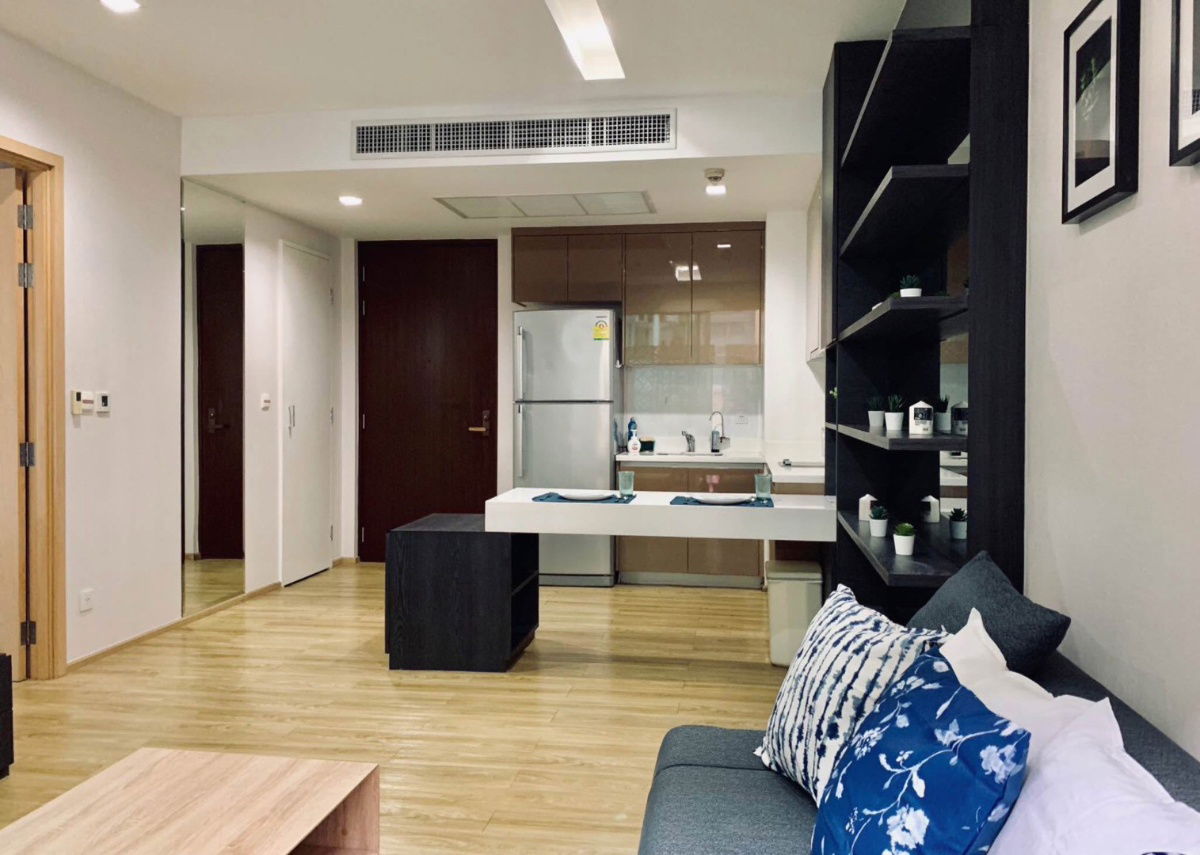 picture Siri at                      Sukhumvit - 5/11