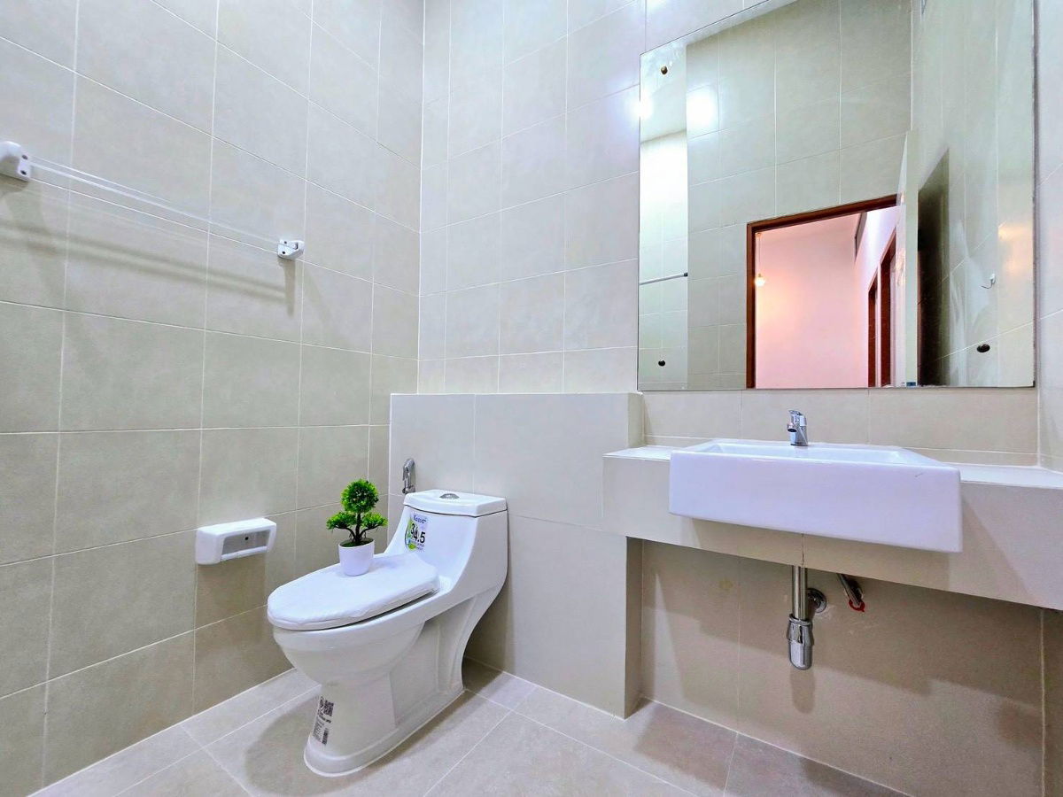 รูป ทาวน์โฮม2ชั้น รีโนเวทใหม่ แถมเฟอร์นิเจอร์ หมู่บ้าน ไอดีไซน์ วงแหวน-รามอินทรา  ถ.เลียบคลองสอง คลองสามวา พร้อมอยู่ ทำเลดี ใกล้รถไฟฟ้า ทางด่วน - รูปที่ 11/20