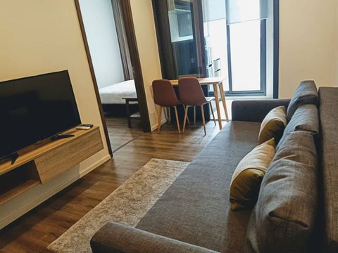 Whizdom Essence Sukhumvit for rent  1 bedroom 1 bathroom 35 sqm rental 20,000 baht/month