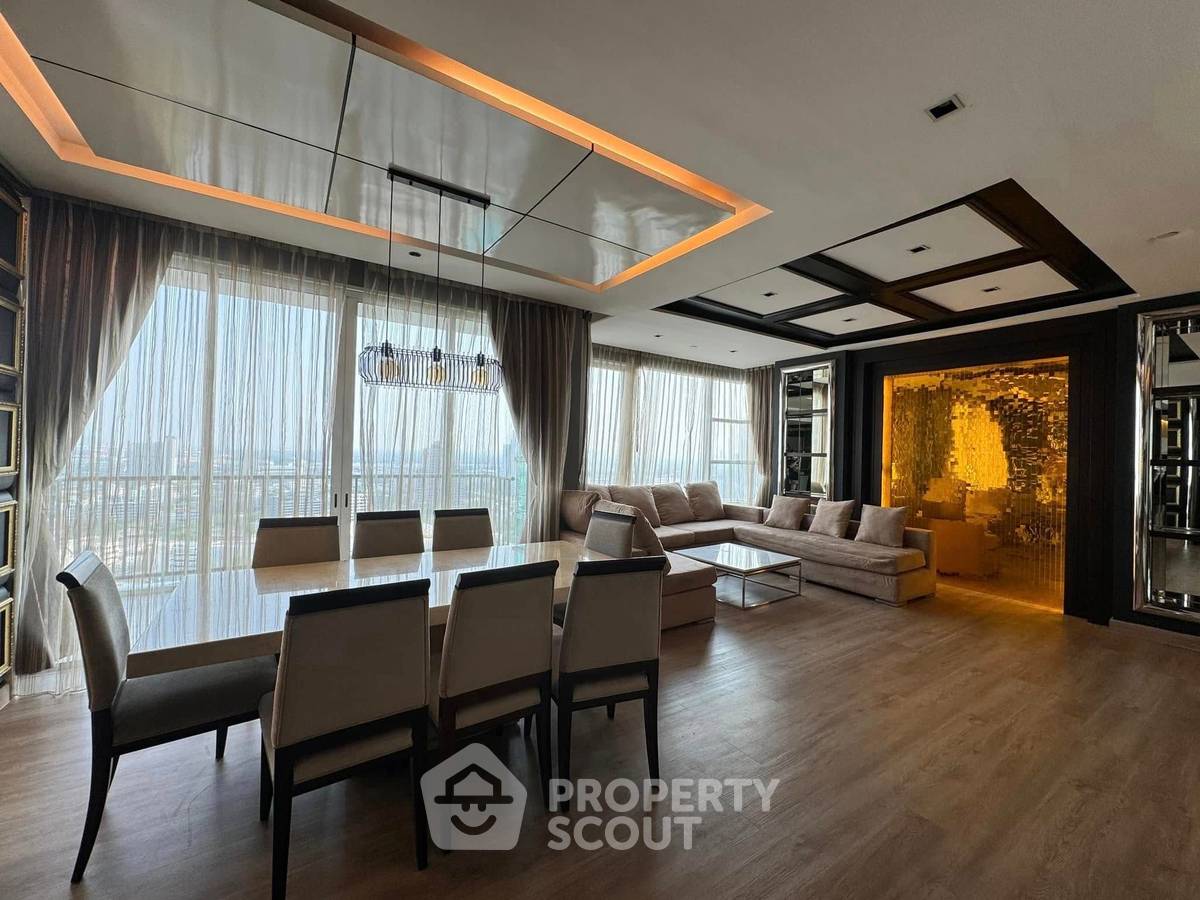 picture 3-BR Condo at Fullerton Sukhumvit near BTS Ekkamai (ID 2338174) - 5/18
