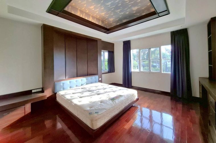 5-bed house for sale, 300 sqm, 151 sq wah, Mantana Watcharaopol - Ramintra 1