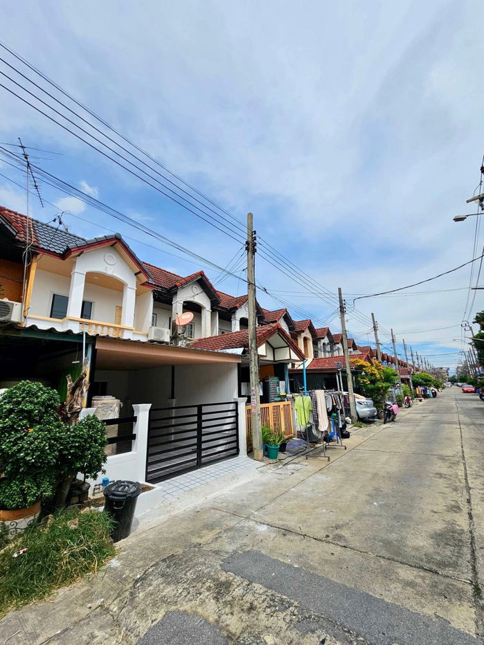 รูป ทาวน์เฮาส์ รีโนเวทใหม่ หมู่บ้าน อรุณธร สุขาภิบาล5 ซอย45 แขวงออเงิน เขตสายไหม แถมเฟอร์นิเจอร์ พร้อมอยู่ - รูปที่ 3/21