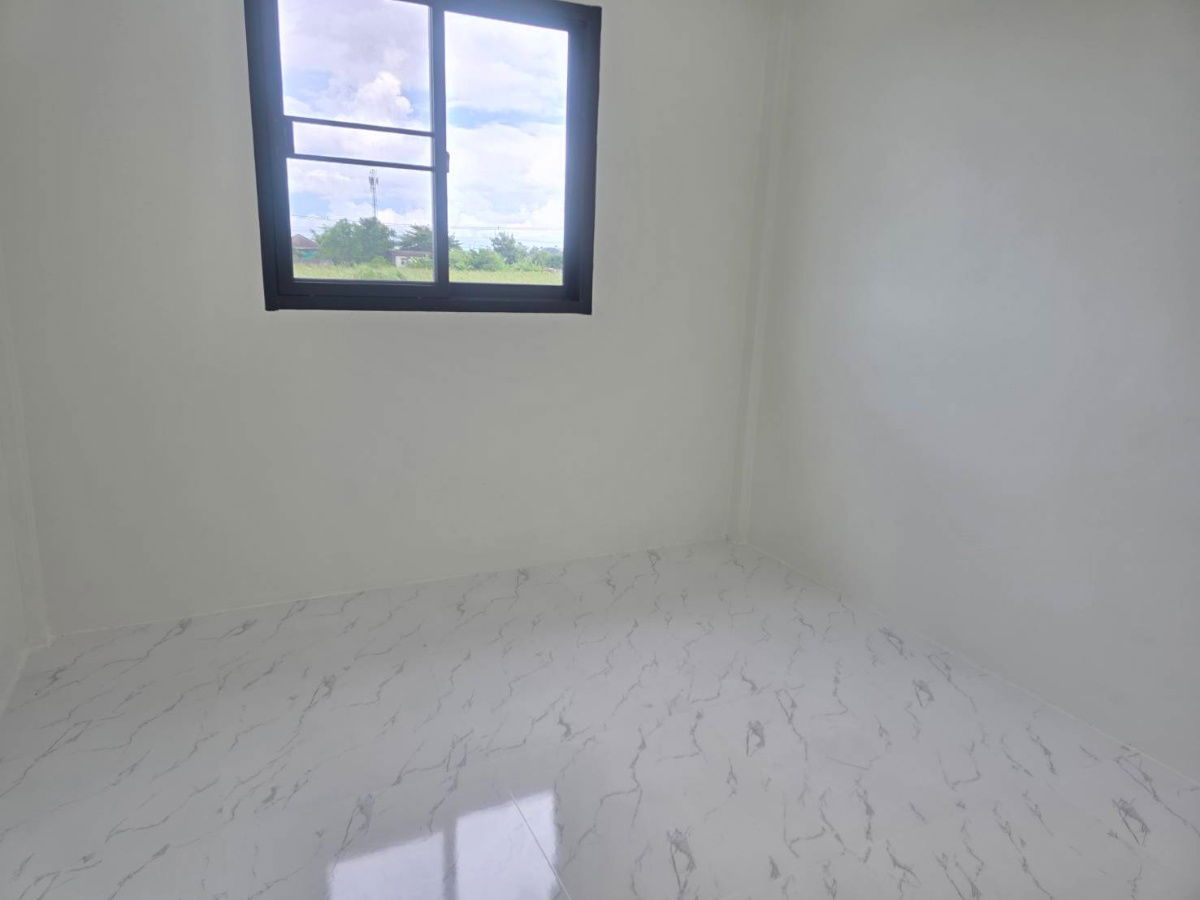 รูป ทาวน์เฮ้าส์ รีโนเวท กว้างขวาง หมู่บ้าน อยู่เจริญ ถนนรังสิต-นครนายก51 รังสิตคลอง2 อ.ธัญบุรี จ.ปทุมธานี 2หลังทะลุกัน กว้างมาก - รูปที่ 28/35