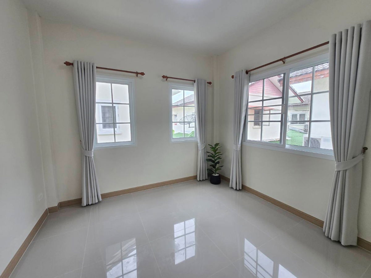 รูป บ้านแฝดหลังใหญ่ ทำเลทอง พร้อมเข้าอยู่ หมู่บ้าน ฟ้าปิยรมย์ โซนพฤกษ์วนา เฟส 6 ตกแต่งใหม่ แถมเฟอร์นิเจอร์ พร้อมอยู่ - รูปที่ 32/38