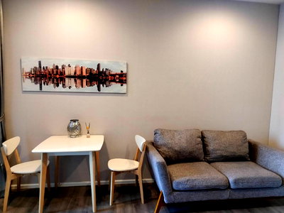 Condos for rent : Condo for rent Whizdom Essence near BTS Punnawithi 250m.