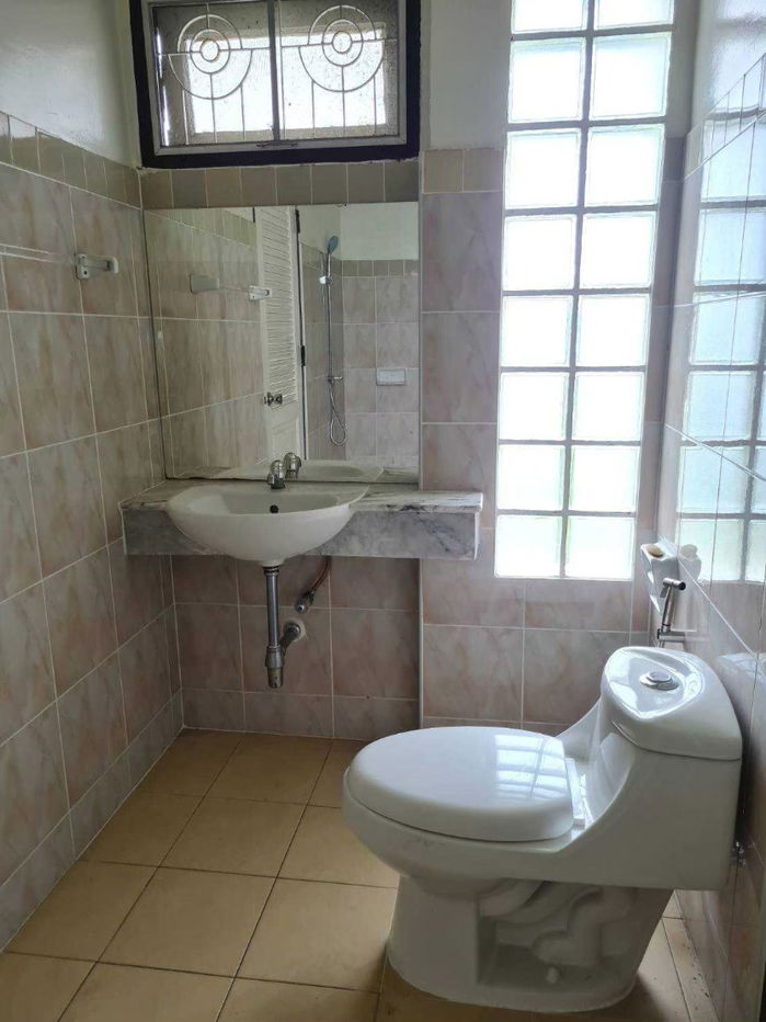 รูป บ้านเดี่ยว พื้นที่กว้างขวาง ทำเลดี หมู่บ้านวรารักษ์ ซ.เลียบคลองสอง 27 ถ.เลียบคลองสอง คลองสามวา พร้อมอยู่ - รูปที่ 28/32