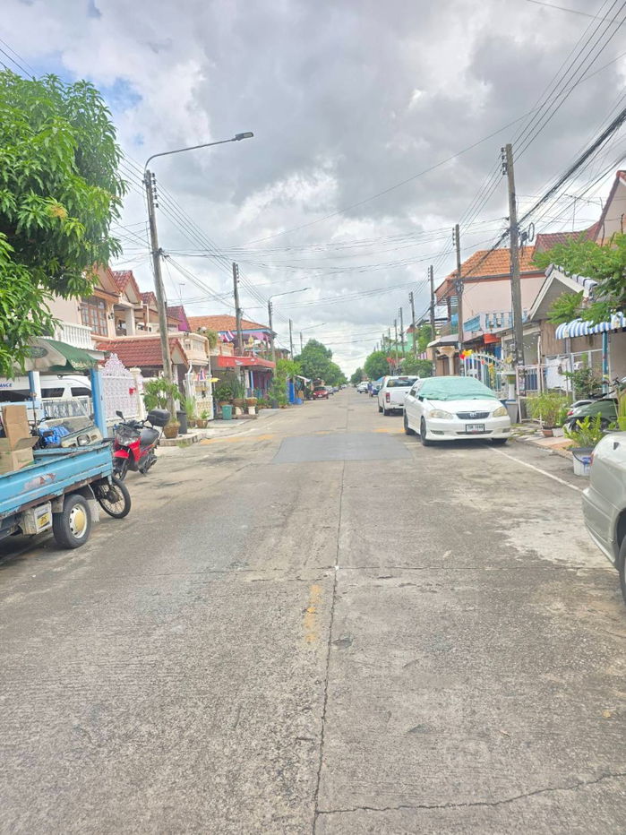 รูป ทาวน์เฮ้าส์ รีโนเวท กว้างขวาง หมู่บ้าน อยู่เจริญ ถนนรังสิต-นครนายก51 รังสิตคลอง2 อ.ธัญบุรี จ.ปทุมธานี 2หลังทะลุกัน กว้างมาก - รูปที่ 34/35