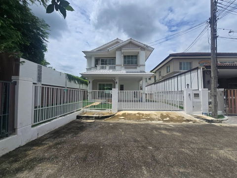 บ้านเดี่ยว หลังมุมใน หมู่บ้านชัยพฤกษ์  รังสิต คลอง 4 ติดถนนรังสิต-นครนายก รีโนเวทใหม่ พื้นที่กว้าง ราคาถูก