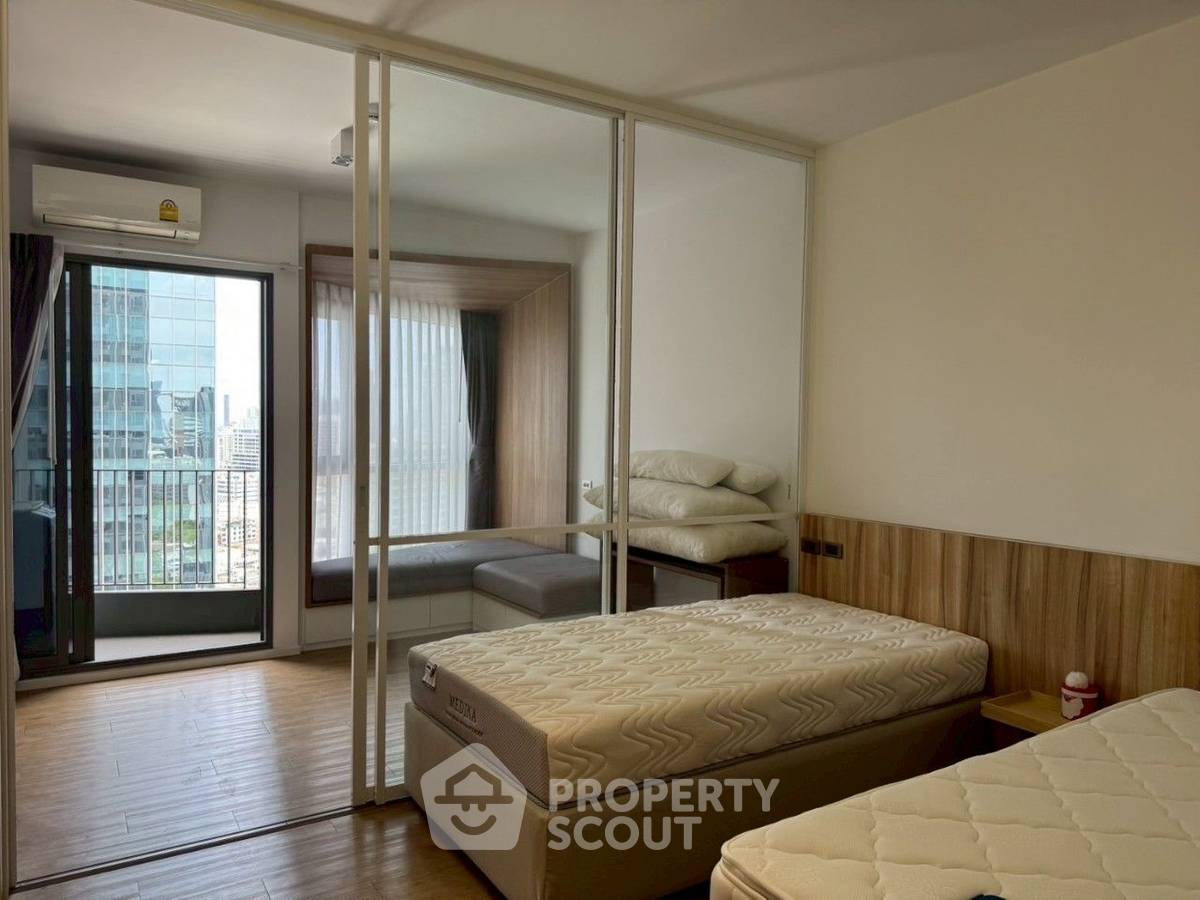 รูป คอนโด 1-ห้องนอน ที่ ทริปเปิล วาย เรสซิเดนซ์ สามย่าน ใกล้ MRT สามย่าน (ID 2350570) - รูปที่ 1/9