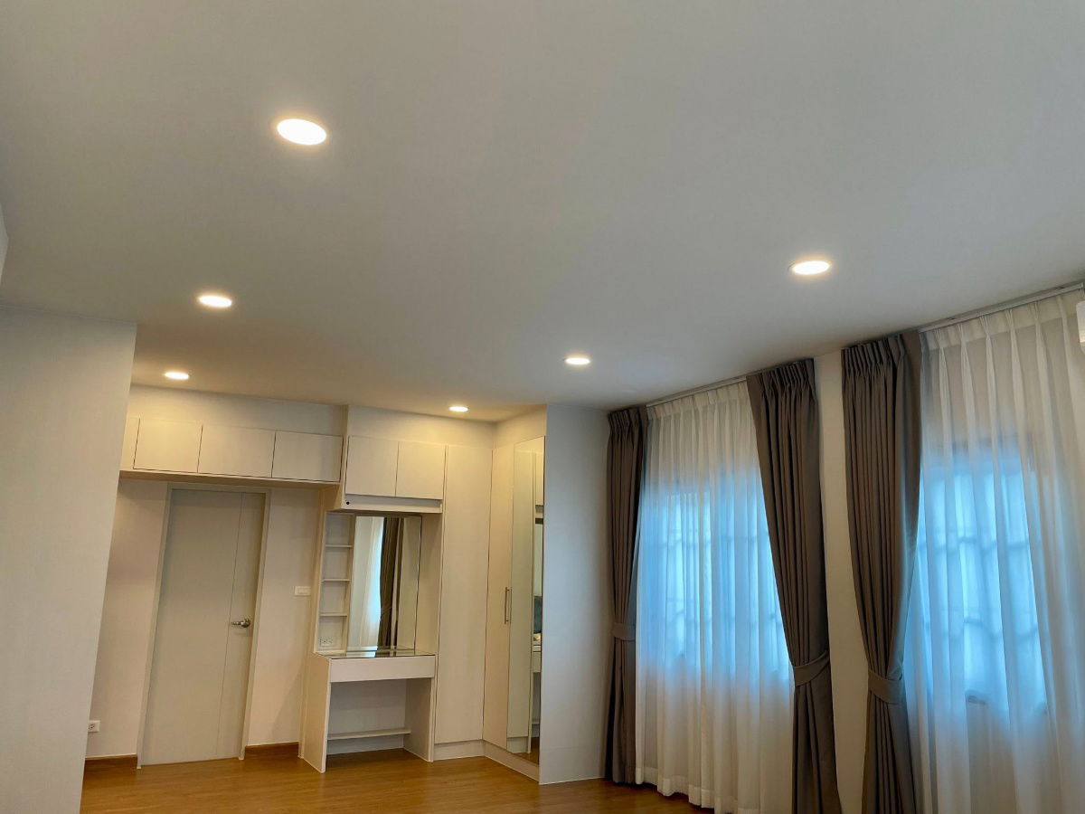 รูป ให้เช่า บ้านเดี่ยว Centro บางนา (เฟส 2) Type ใหญ่สุด 303 ตร.ม. 4 นอน 5 น้ำ ฮวงจุ้ยดี (หันทิศเหนือ)    รหัสทรัพย์: AA1269 - รูปที่ 11/12