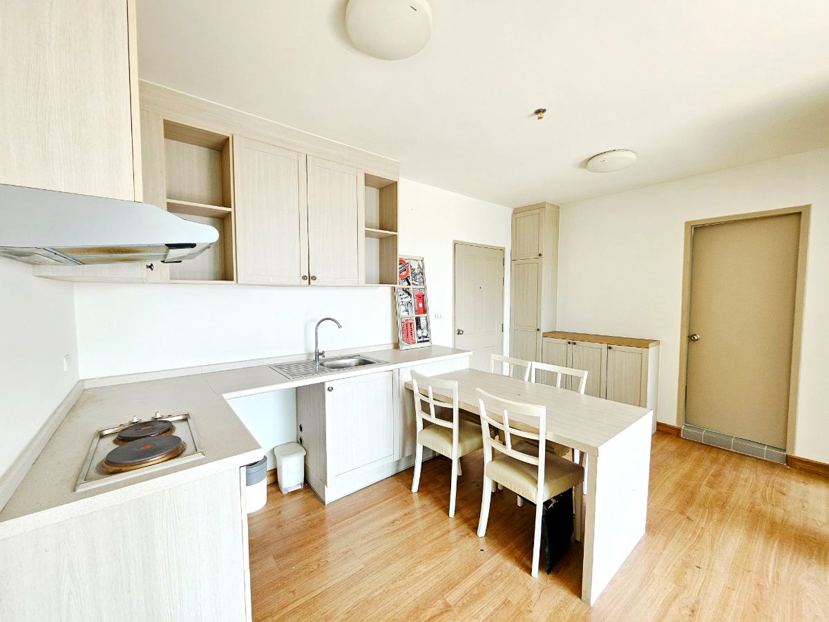 picture 🌊 2-Bedroom Riverside Bliss: Stunning Sunrise Every Morning , Chapter One Modern Dutch  - 12/25