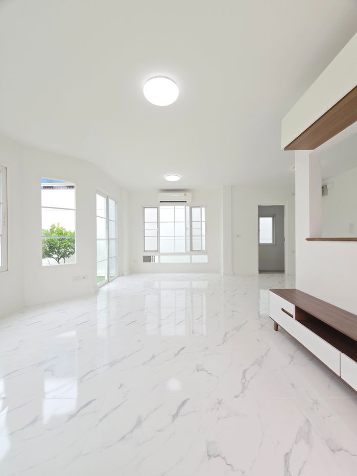 รูป 🔥 [For Sale] ขายบ้านเดี่ยว รีโนเวทใหม่ พฤกษ์ลดา-บางพลี (Pruklada-Bangplee) จาก Land & Houses ใกล้เมกาบางนา ใกล้สนามบินสุวรรณภูมิ 🔥 - รูปที่ 10/36