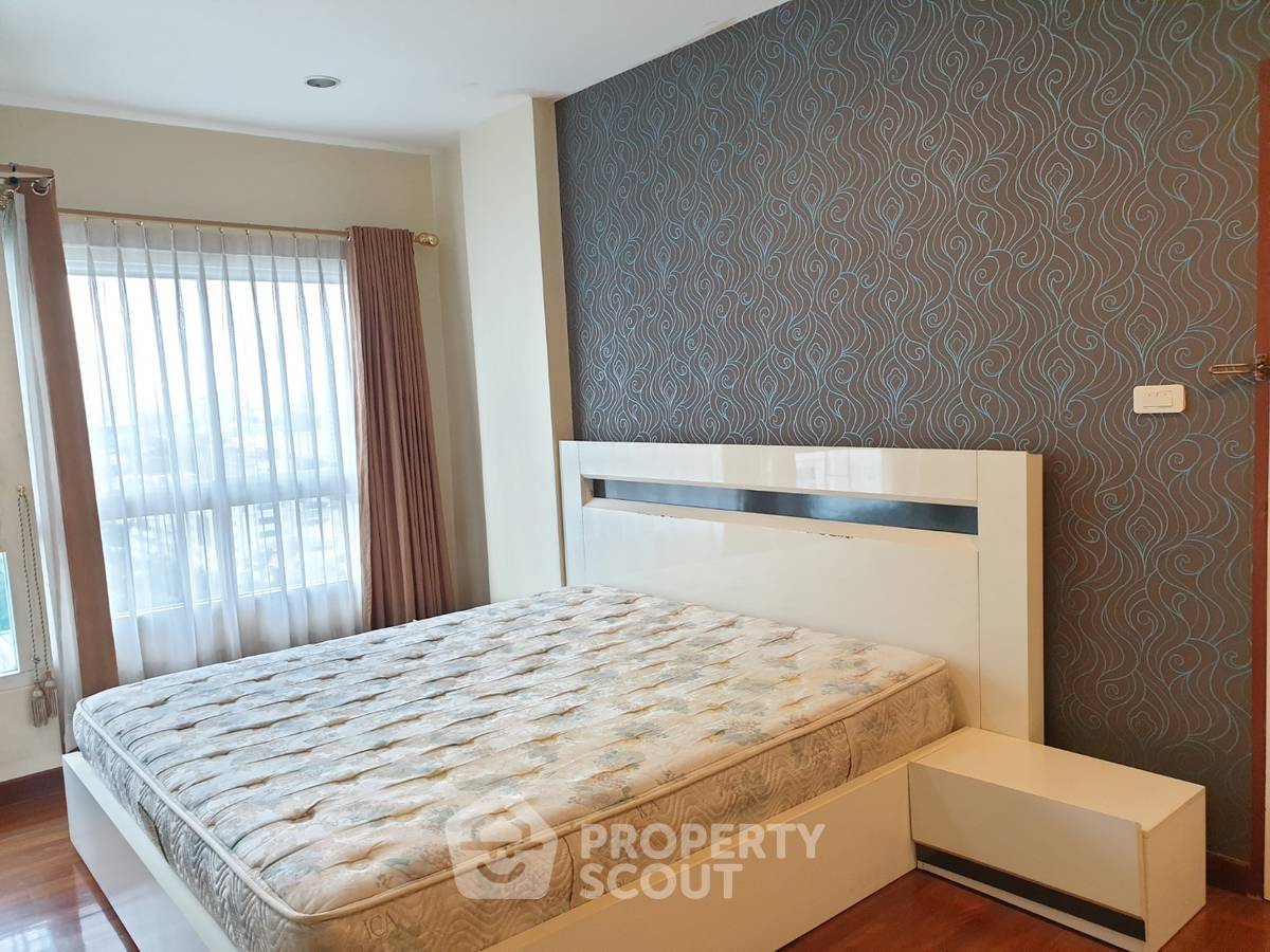 picture 2-BR Condo at PG Rama 9 near MRT Phra Ram 9 (ID 380235) - 3/6