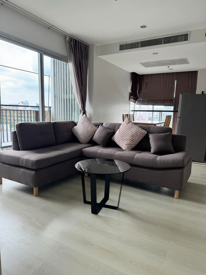picture 🏙️ Condo for rent Life Ratchadaphisek, 2 bedrooms, 8th floor, 65 sq m, near MRT Huai Khwang and Sutthisan. - 9/15