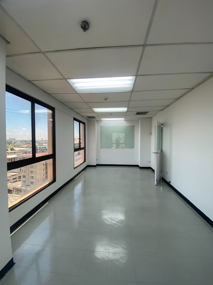 picture Office Space for Rent — Preecha Complex, 10th FloorUnit B - 3/5