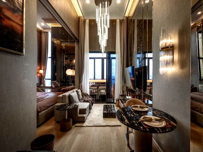 Condos for rent : 🌇 Luxury condo for rent in the heart of Asoke, just 20 meters from 🚇 MRT Sukhumvit, rental price 45,000 baht/month.