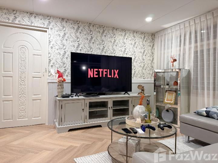 รูป Brand New 4BR Home Near MRT Huai Khwang - Fully Furnished! - รูปที่ 10/12