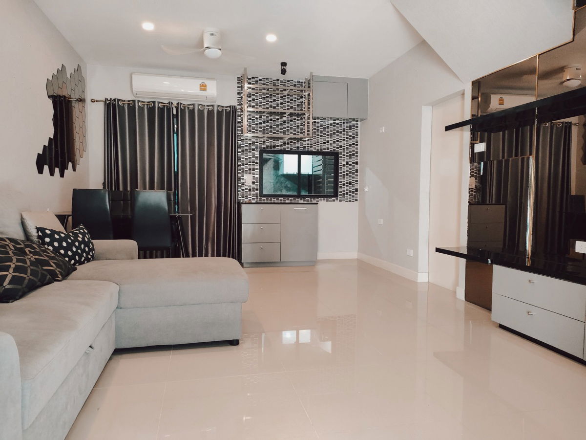 picture 3-Story Townhome Baan Klang Muang Pinklao-Charan 3 Bed, 18.1 sq.wa. Next to Main Road, Near 3 BTS Lines! - 1/14