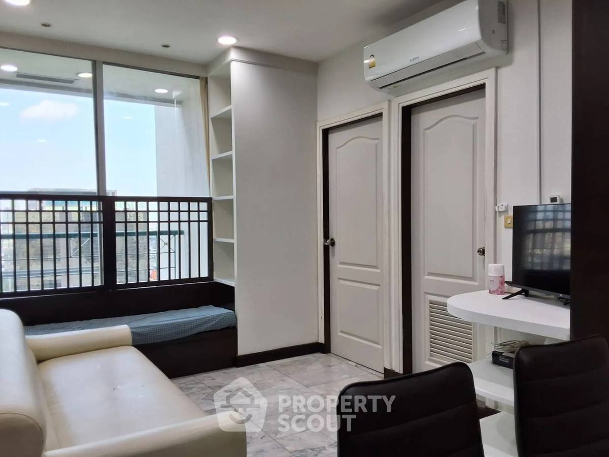 picture 2-BR Condo at Sathorn House Condominium near BTS Surasak (ID 2345448) - 6/19