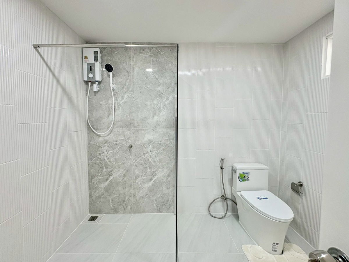 picture Pool Villa House 5 bed 3 bath with private swimming pool , Ratchada Niwet 16, Size 500 Sq.m. Rent 180K, Near MRT Huai-Khwang - 32/37
