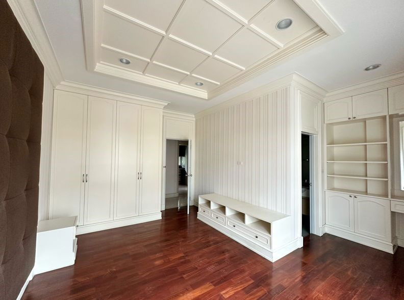 picture LUXURY DETACHED HOUSE FOR SALE Grand Bangkok Boulevard Pinklao - Spacious Corner Unit with Lush Green Atmosphere - 9/17