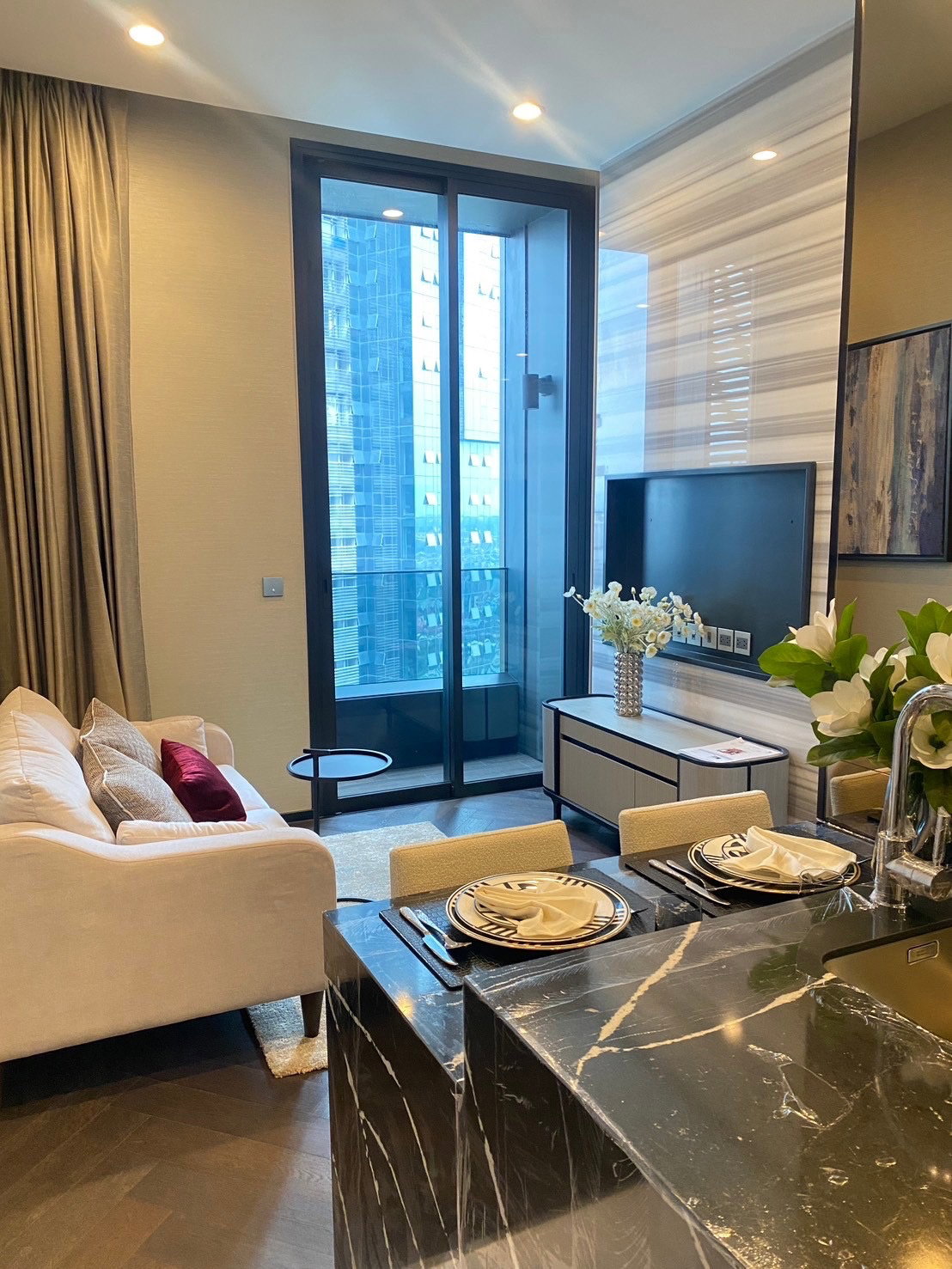 For sale the esse sukhumvit36 best price free furniture