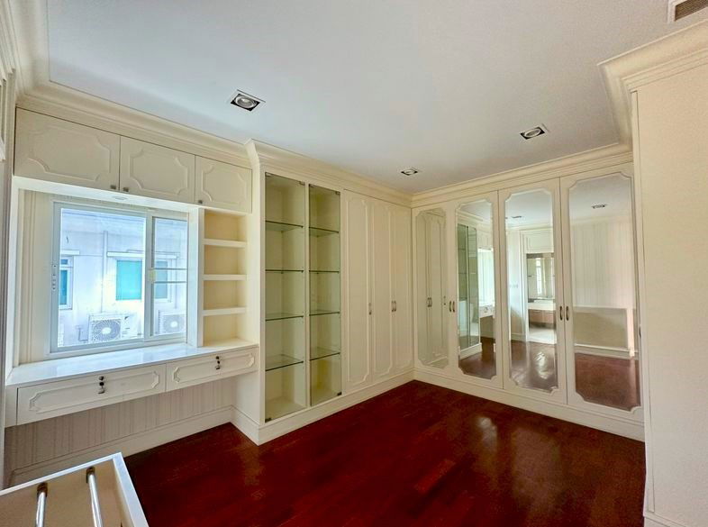 picture LUXURY DETACHED HOUSE FOR SALE Grand Bangkok Boulevard Pinklao - Spacious Corner Unit with Lush Green Atmosphere - 10/17