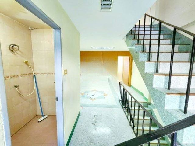 รูป ประชาอุทิศ 72-76 ตลาดยิ่งรวย 450 ม.เช่าอาคารพาณิชย์ 5 ชั้น 21ตร.วา. แม็กซ์แวลู ประชาอุทิศ 1.7 กม. สไตล์ออฟฟิศ ม.พระจอมเกล้าธนบุรี 3.1กม. - รูปที่ 3/8