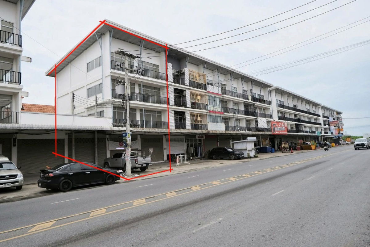 picture 🔥 Urgent Sale! 3-Storey Corner Unit Shophouse on Main Road in Khlong Si Mueang Mai Market – 50 sq.wah of Prime Commercial Land - 2/6