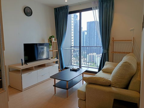 For Rent! Maru Ekkamai 2 – Pet-Friendly Luxury Condo in Sukhumvit 🐾  Fully furnished & ready to move in | Only 3 mins walk to BTS Ekkamai 🚝