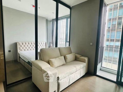 1-BR Condo at The Esse At Singha Complex near MRT Phetchaburi (ID 2350433)