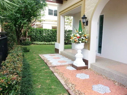picture FOR RENT LADDAROM ELEGANCE WONGWAEN - SATHORN / 4 bedrooms 4 bathrooms / 80 Sqw. 270 Sqm. **65,000** JUST 10 MIN TO THE MALL BANGKAE - 10/10