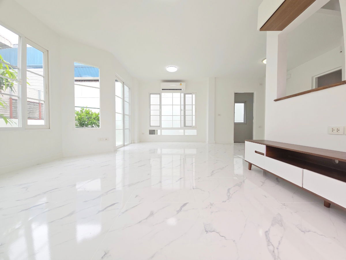 รูป 🔥 [For Sale] ขายบ้านเดี่ยว รีโนเวทใหม่ พฤกษ์ลดา-บางพลี (Pruklada-Bangplee) จาก Land & Houses ใกล้เมกาบางนา ใกล้สนามบินสุวรรณภูมิ 🔥 - รูปที่ 7/36