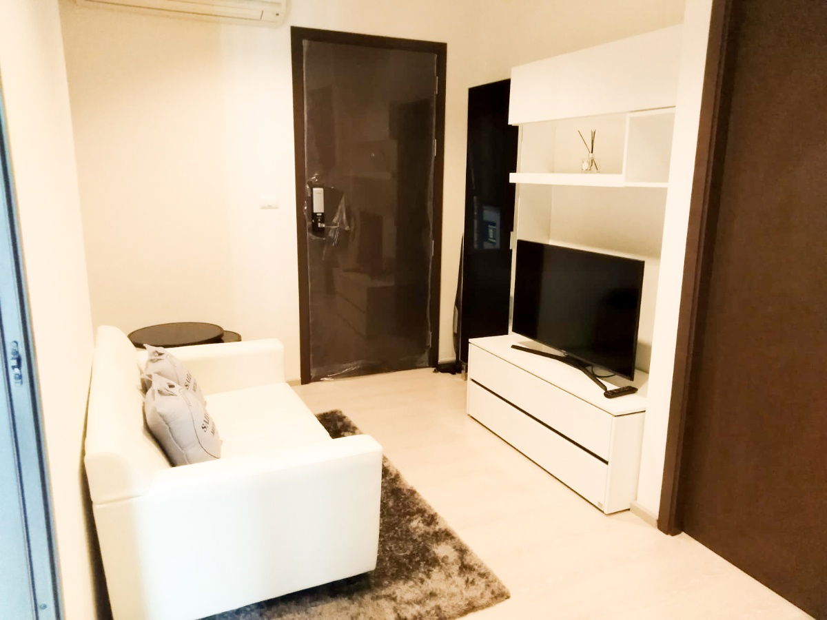 รูป HOT Rent 1 Bed 34 sqm Rhythm Asoke Condo MRT Rama9 350 Meter  Contract 1 year Have many Rooms     - รูปที่ 3/11