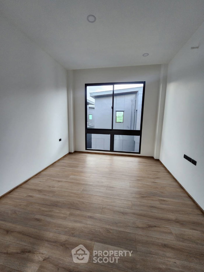 รูป บ้านเลี้ยงสัตว์ได้ 4 ห้องนอน Tararom Private Residence Ramkhamhaeng 9 ใกล้ ARL รามคำแหง (ID 2352412) - รูปที่ 27/34