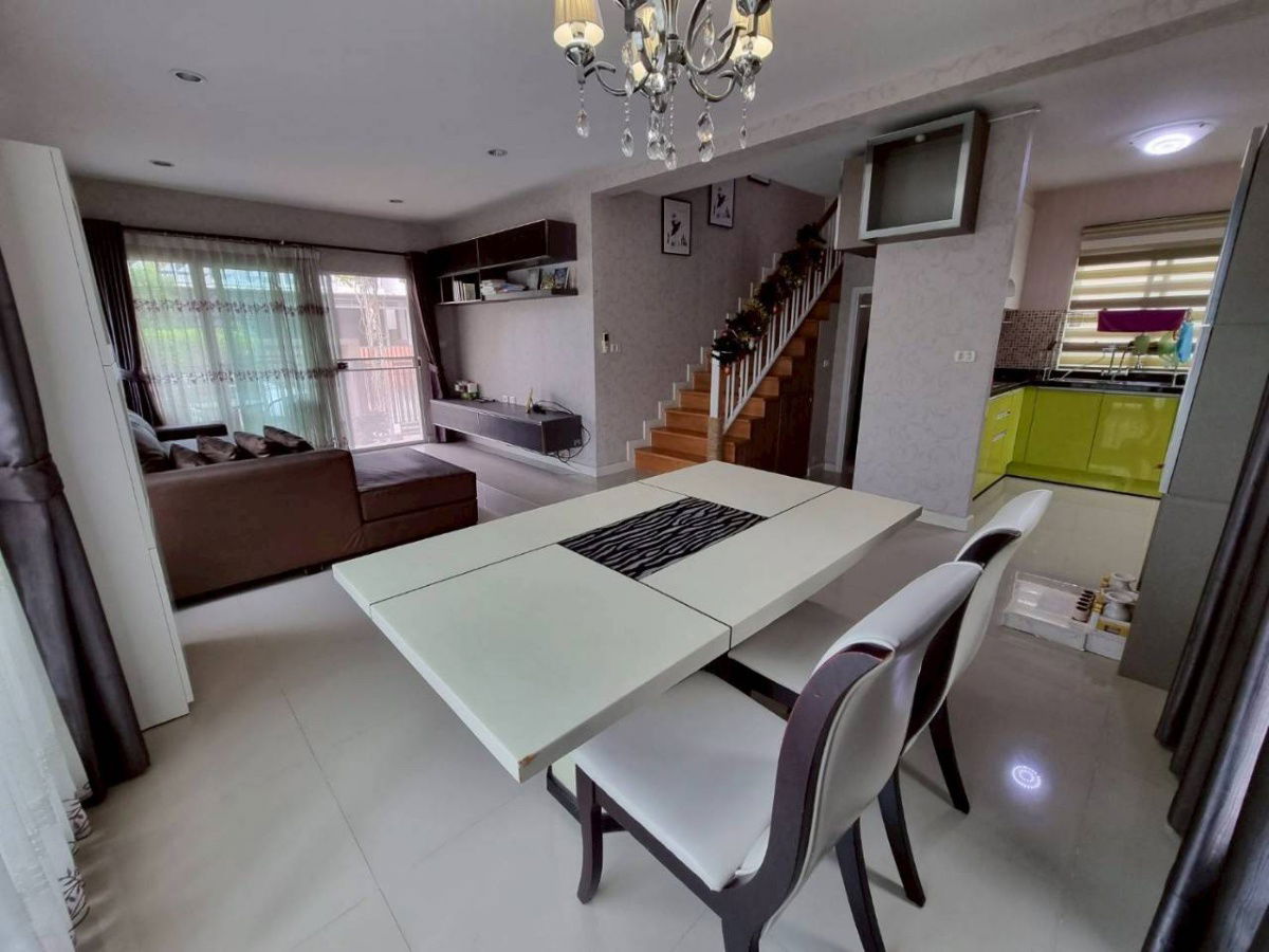 picture Passorn Prestige Pattanakarn 38 | Cozy Modern Home with Private Garden in a Quiet Family-Friendly Community - 6/8